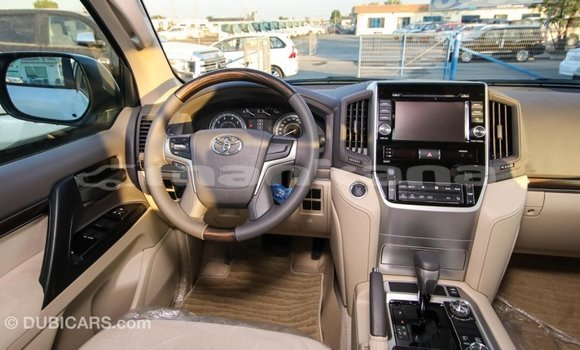Buy Import Toyota Land Cruiser White Car in Import - Dubai in Abhasia Buy Import Toyota Land Cruiser White Car in Import - Dubai in Abhasia