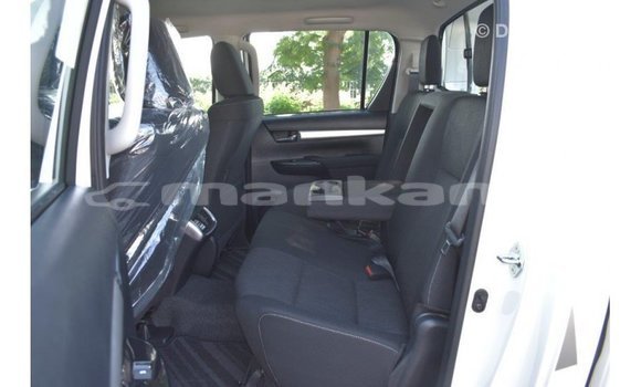 Buy Import Toyota Hilux White Car in Import - Dubai in Abhasia Buy Import Toyota Hilux White Car in Import - Dubai in Abhasia