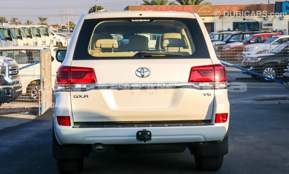 Buy Import Toyota Land Cruiser White Car in Import - Dubai in Abhasia Buy Import Toyota Land Cruiser White Car in Import - Dubai in Abhasia