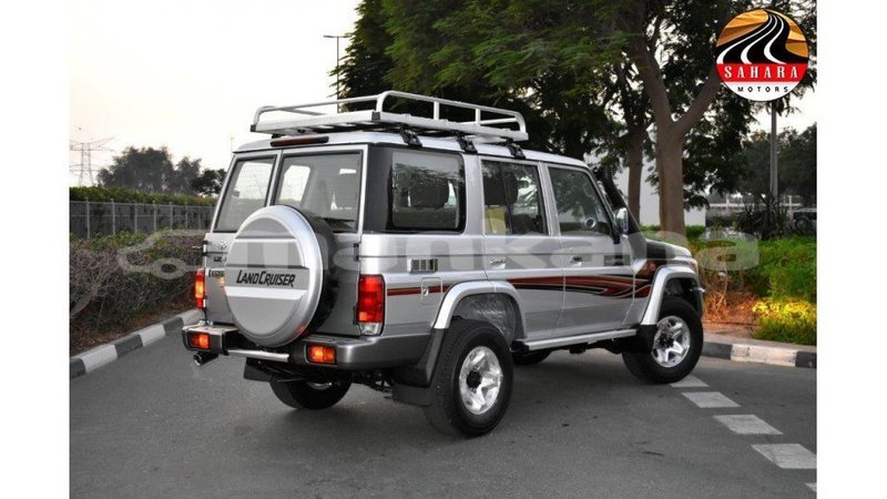 Big with watermark toyota land cruiser abhasia import dubai 2010