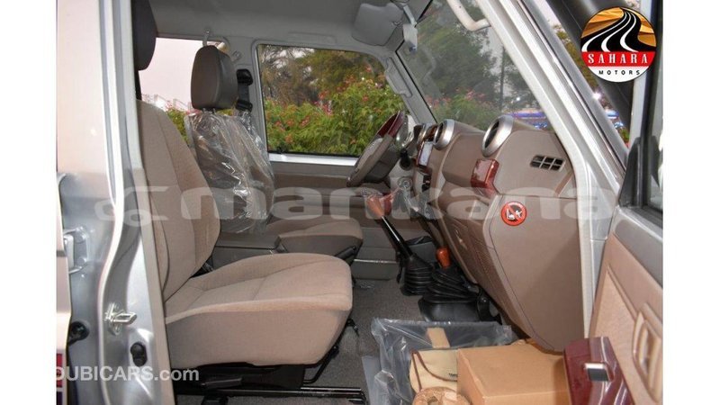 Big with watermark toyota land cruiser abhasia import dubai 2010