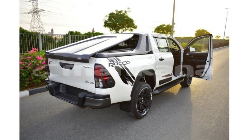 Big with watermark toyota hilux abhasia import dubai 2011