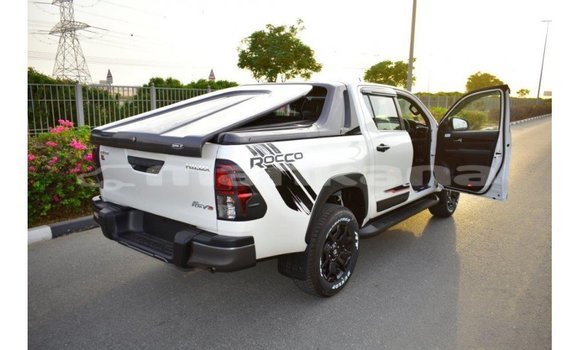 Buy Import Toyota Hilux White Car in Import - Dubai in Abhasia Buy Import Toyota Hilux White Car in Import - Dubai in Abhasia