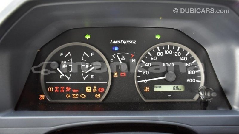 Big with watermark toyota land cruiser abhasia import dubai 2016