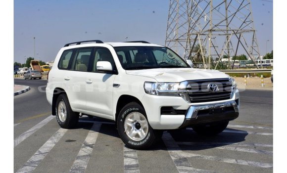 Buy Import Toyota Land Cruiser White Car in Import - Dubai in Abhasia Buy Import Toyota Land Cruiser White Car in Import - Dubai in Abhasia