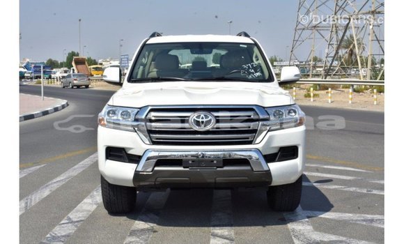 Buy Import Toyota Land Cruiser White Car in Import - Dubai in Abhasia Buy Import Toyota Land Cruiser White Car in Import - Dubai in Abhasia