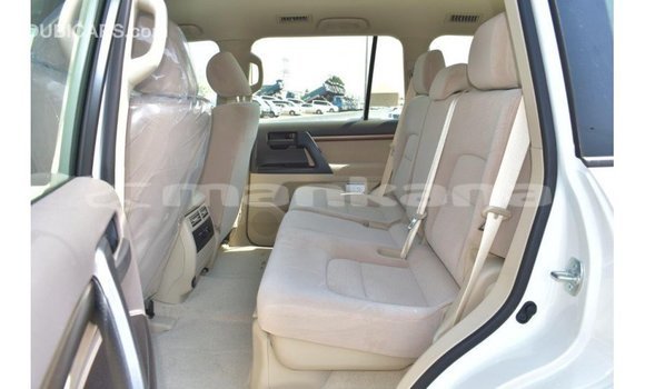 Buy Import Toyota Land Cruiser White Car in Import - Dubai in Abhasia Buy Import Toyota Land Cruiser White Car in Import - Dubai in Abhasia