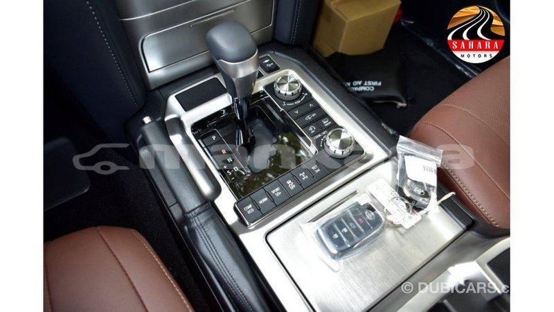 Big with watermark toyota land cruiser abhasia import dubai 2020