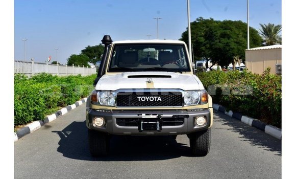 Buy Import Toyota Land Cruiser Beige Car in Import - Dubai in Abhasia Buy Import Toyota Land Cruiser Beige Car in Import - Dubai in Abhasia