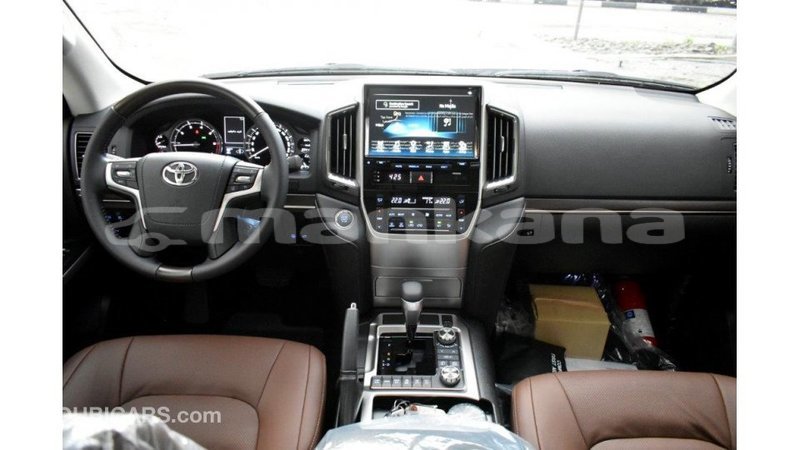 Big with watermark toyota land cruiser abhasia import dubai 2033