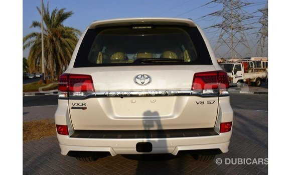 Buy Import Toyota Land Cruiser White Car in Import - Dubai in Abhasia Buy Import Toyota Land Cruiser White Car in Import - Dubai in Abhasia