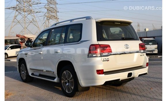 Buy Import Toyota Land Cruiser White Car in Import - Dubai in Abhasia Buy Import Toyota Land Cruiser White Car in Import - Dubai in Abhasia