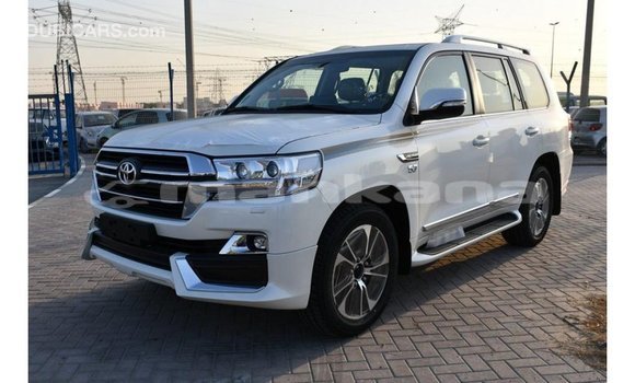 Buy Import Toyota Land Cruiser White Car in Import - Dubai in Abhasia Buy Import Toyota Land Cruiser White Car in Import - Dubai in Abhasia