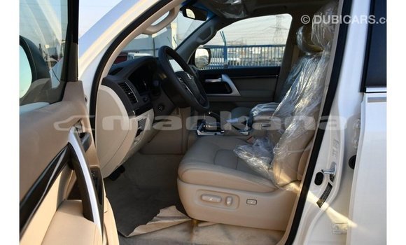 Buy Import Toyota Land Cruiser White Car in Import - Dubai in Abhasia Buy Import Toyota Land Cruiser White Car in Import - Dubai in Abhasia