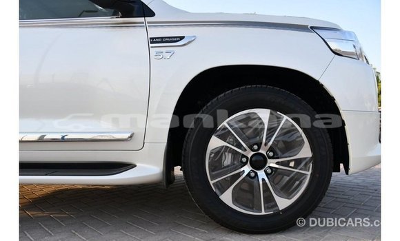 Buy Import Toyota Land Cruiser White Car in Import - Dubai in Abhasia Buy Import Toyota Land Cruiser White Car in Import - Dubai in Abhasia