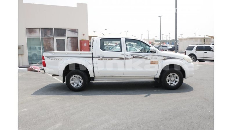 Big with watermark toyota hilux abhasia import dubai 2047