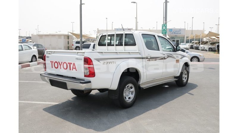 Big with watermark toyota hilux abhasia import dubai 2047