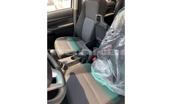 Buy Import Toyota Hilux White Car in Import - Dubai in Abhasia Buy Import Toyota Hilux White Car in Import - Dubai in Abhasia