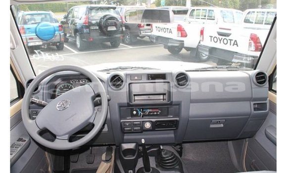 Buy Import Toyota Land Cruiser Beige Car in Import - Dubai in Abhasia Buy Import Toyota Land Cruiser Beige Car in Import - Dubai in Abhasia