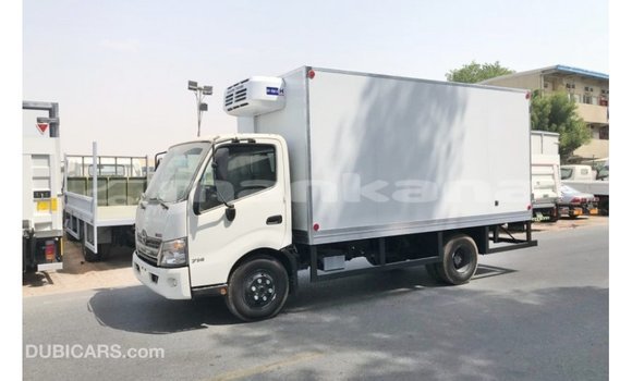 Buy Import Hino 300 Series White Truck in Import - Dubai in Abhasia Buy Import Hino 300 Series White Truck in Import - Dubai in Abhasia