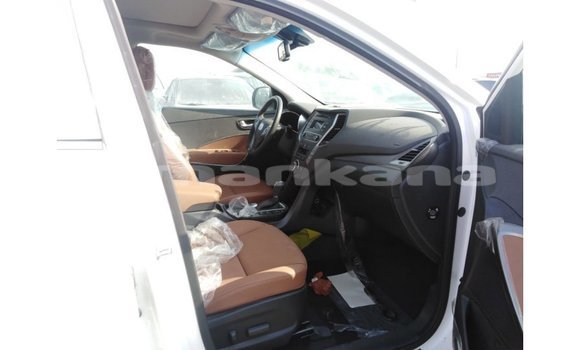 Buy Import Hyundai Santa Fe White Car in Import - Dubai in Abhasia Buy Import Hyundai Santa Fe White Car in Import - Dubai in Abhasia