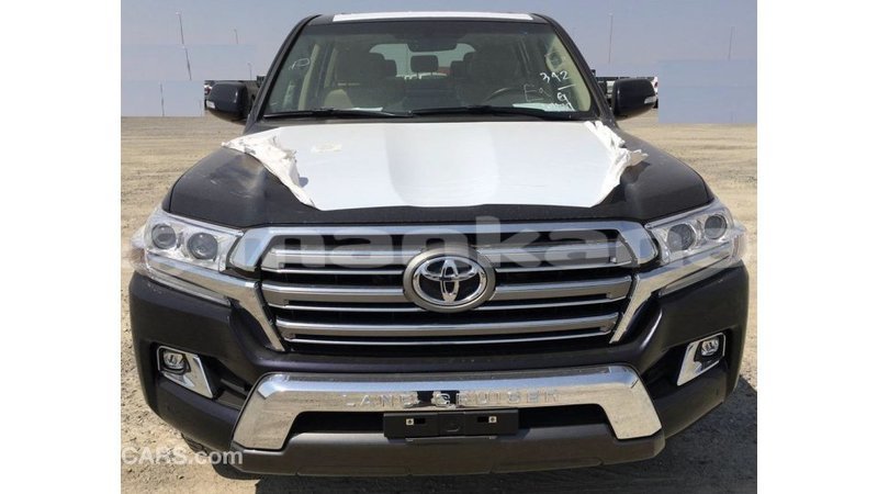 Big with watermark toyota land cruiser abhasia import dubai 2085