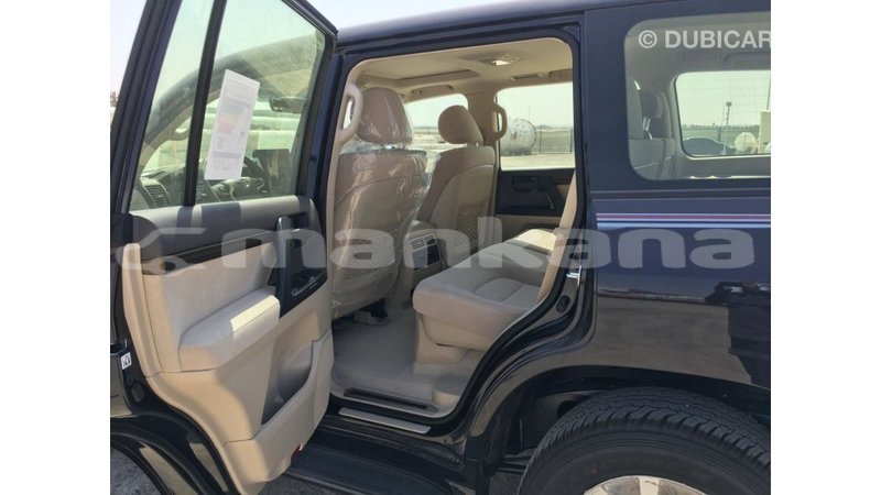 Big with watermark toyota land cruiser abhasia import dubai 2085