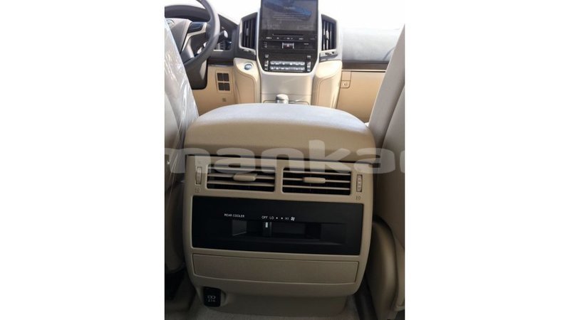 Big with watermark toyota land cruiser abhasia import dubai 2085
