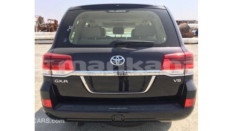 Big with watermark toyota land cruiser abhasia import dubai 2085