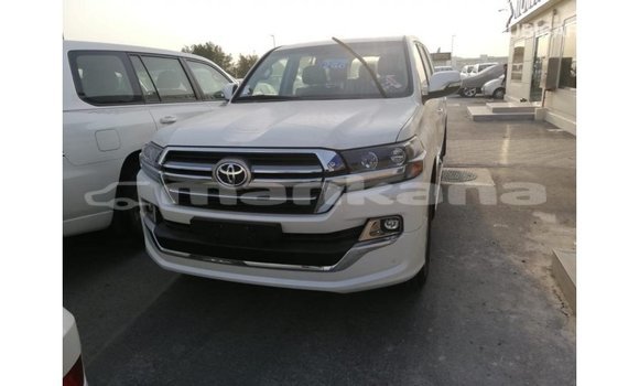 Buy Import Toyota Land Cruiser White Car in Import - Dubai in Abhasia Buy Import Toyota Land Cruiser White Car in Import - Dubai in Abhasia