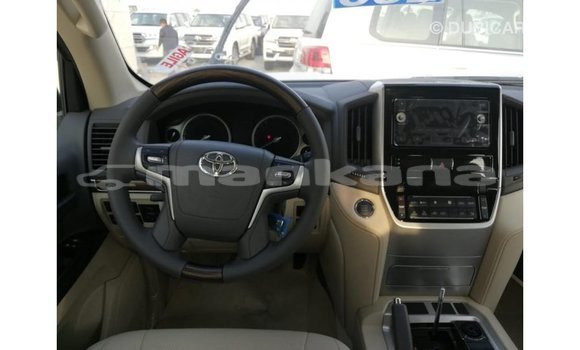 Buy Import Toyota Land Cruiser White Car in Import - Dubai in Abhasia Buy Import Toyota Land Cruiser White Car in Import - Dubai in Abhasia