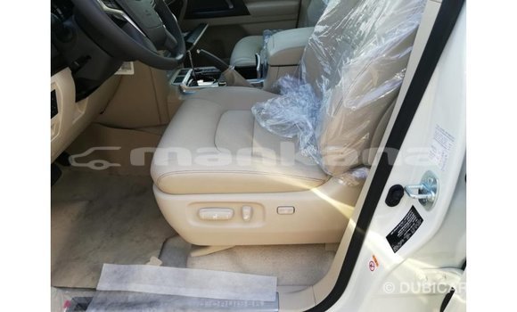 Buy Import Toyota Land Cruiser White Car in Import - Dubai in Abhasia Buy Import Toyota Land Cruiser White Car in Import - Dubai in Abhasia