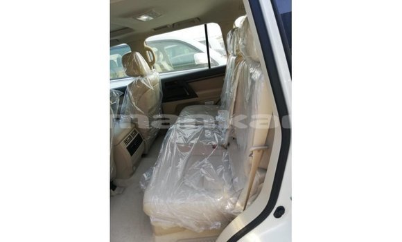 Buy Import Toyota Land Cruiser White Car in Import - Dubai in Abhasia Buy Import Toyota Land Cruiser White Car in Import - Dubai in Abhasia