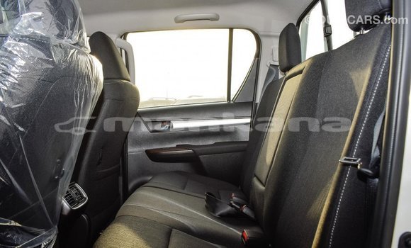 Buy Import Toyota Hilux White Car in Import - Dubai in Abhasia Buy Import Toyota Hilux White Car in Import - Dubai in Abhasia