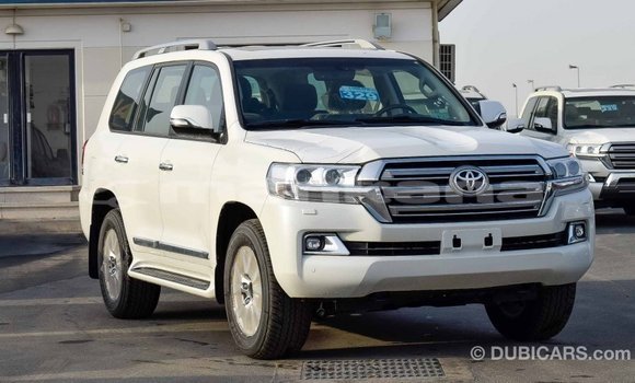 Buy Import Toyota Land Cruiser White Car in Import - Dubai in Abhasia Buy Import Toyota Land Cruiser White Car in Import - Dubai in Abhasia