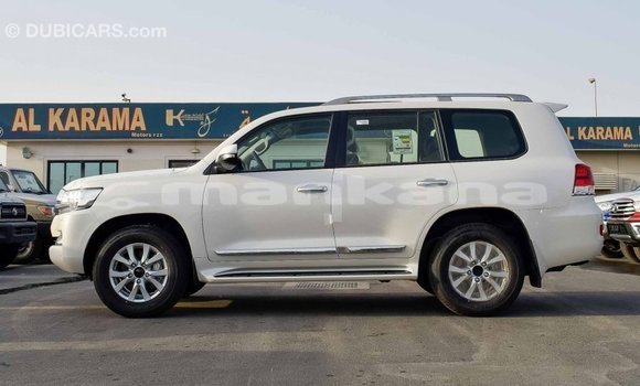 Buy Import Toyota Land Cruiser White Car in Import - Dubai in Abhasia Buy Import Toyota Land Cruiser White Car in Import - Dubai in Abhasia