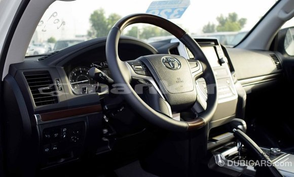 Buy Import Toyota Land Cruiser White Car in Import - Dubai in Abhasia Buy Import Toyota Land Cruiser White Car in Import - Dubai in Abhasia