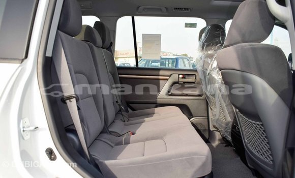 Buy Import Toyota Land Cruiser White Car in Import - Dubai in Abhasia Buy Import Toyota Land Cruiser White Car in Import - Dubai in Abhasia