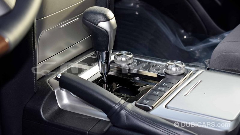 Big with watermark toyota land cruiser abhasia import dubai 2091