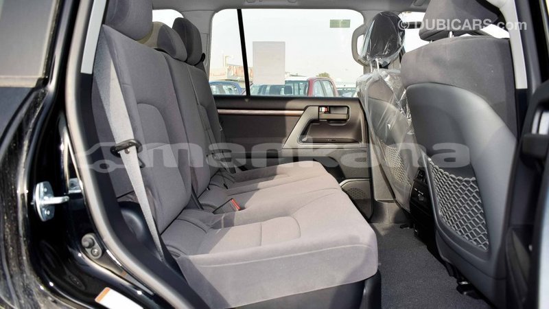 Big with watermark toyota land cruiser abhasia import dubai 2092