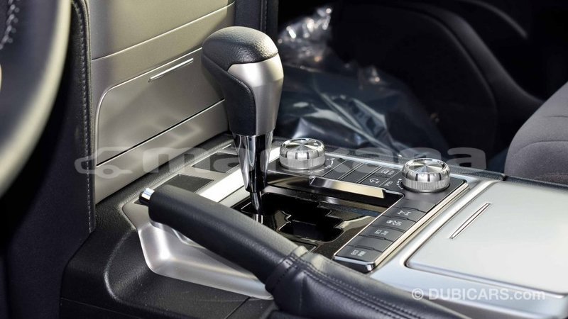 Big with watermark toyota land cruiser abhasia import dubai 2092