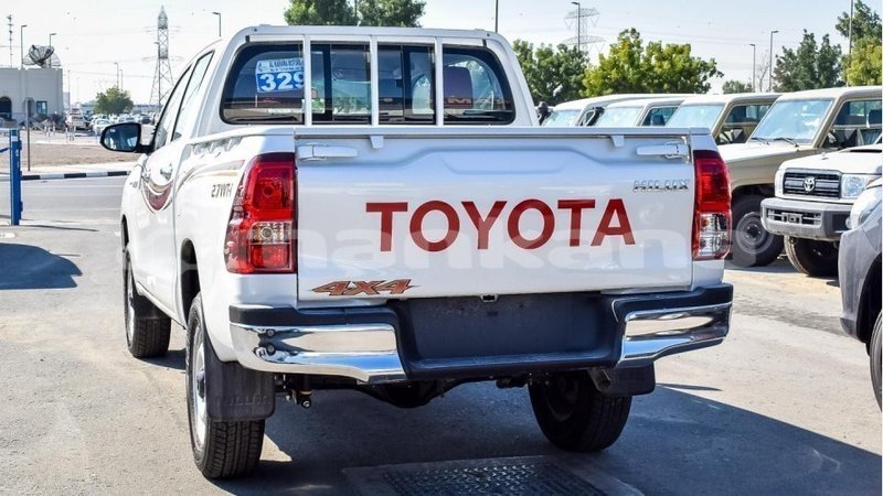 Big with watermark toyota hilux abhasia import dubai 2093