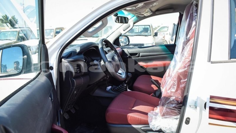 Big with watermark toyota hilux abhasia import dubai 2094