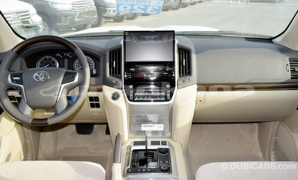 Buy Import Toyota Land Cruiser White Car in Import - Dubai in Abhasia Buy Import Toyota Land Cruiser White Car in Import - Dubai in Abhasia