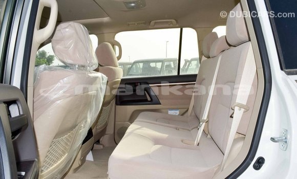 Buy Import Toyota Land Cruiser White Car in Import - Dubai in Abhasia Buy Import Toyota Land Cruiser White Car in Import - Dubai in Abhasia