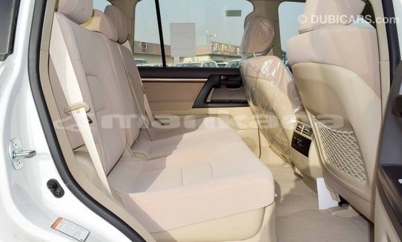 Buy Import Toyota Land Cruiser White Car in Import - Dubai in Abhasia Buy Import Toyota Land Cruiser White Car in Import - Dubai in Abhasia