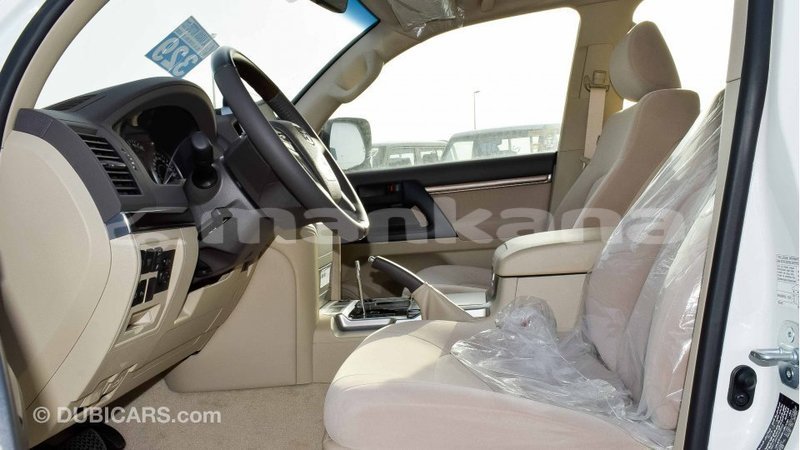 Big with watermark toyota land cruiser abhasia import dubai 2097