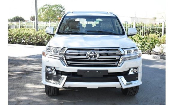 Buy Import Toyota Land Cruiser White Car in Import - Dubai in Abhasia Buy Import Toyota Land Cruiser White Car in Import - Dubai in Abhasia