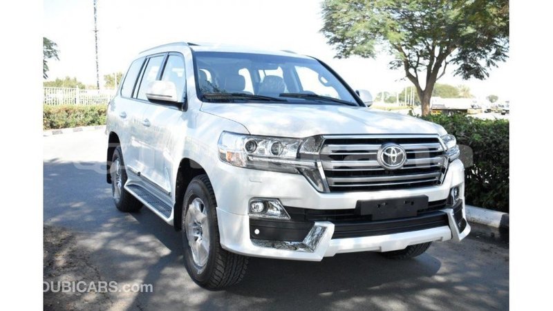 Big with watermark toyota land cruiser abhasia import dubai 2105