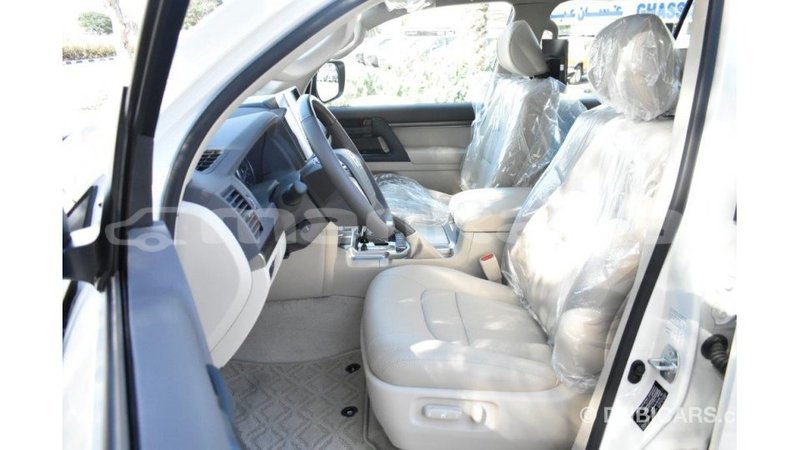 Big with watermark toyota land cruiser abhasia import dubai 2105